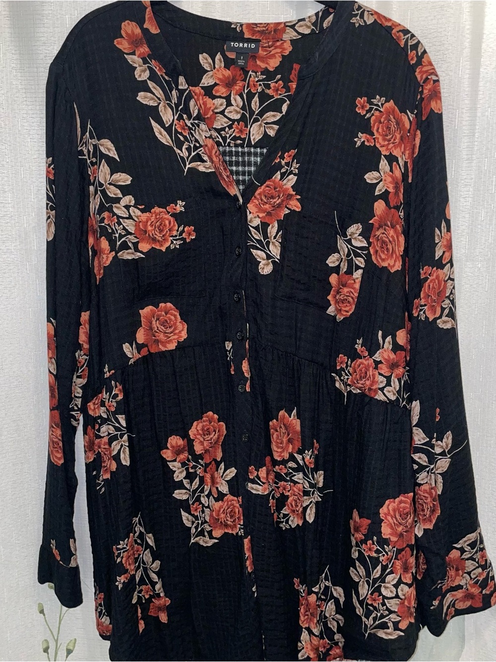 Torrid Size 1 Black Floral Button Front Babydoll Tunic Blouse